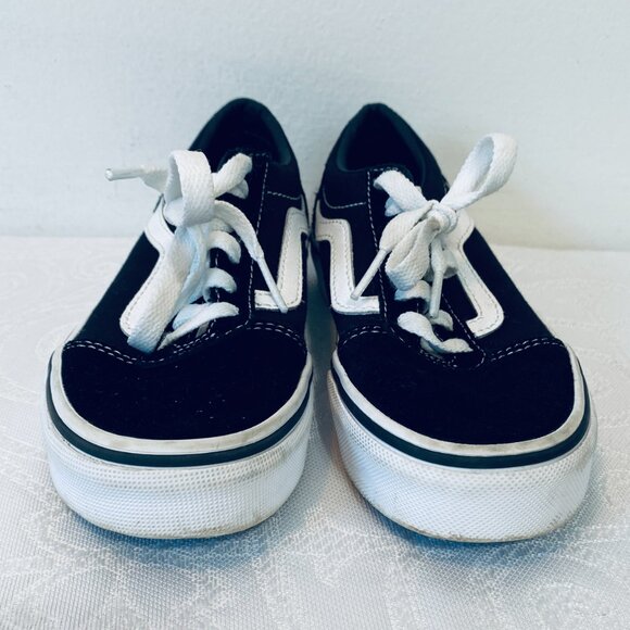 VANS OFF THE WALL Youth Sz 13 Low Top Classic Black/White Suede/Canvas Shoes EUC - Picture 3 of 7
